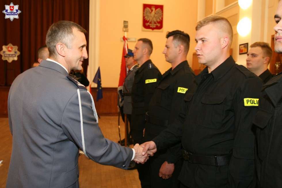  Nowi funkcjonariusze w lubelskim garnizonie policji (zdjęcie 8) - Autor: Policja