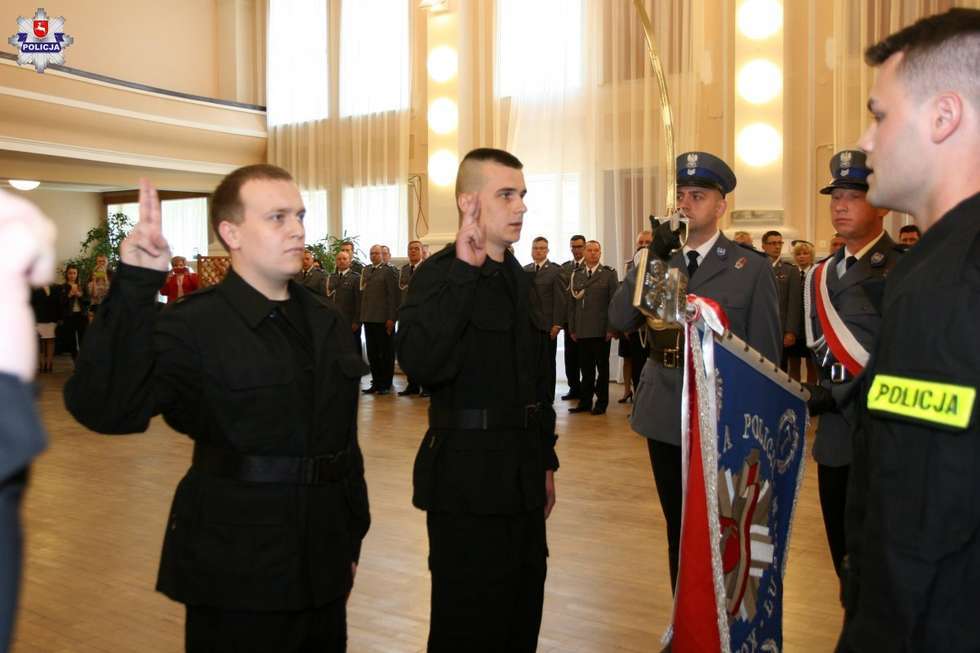  Nowi funkcjonariusze w lubelskim garnizonie policji (zdjęcie 12) - Autor: Policja