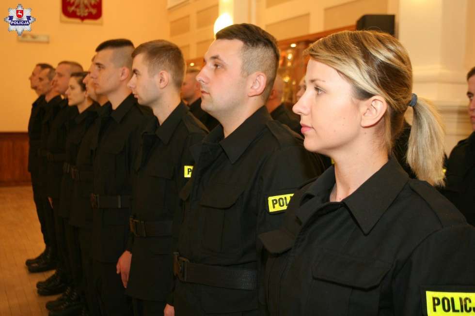  Nowi funkcjonariusze w lubelskim garnizonie policji (zdjęcie 13) - Autor: Policja