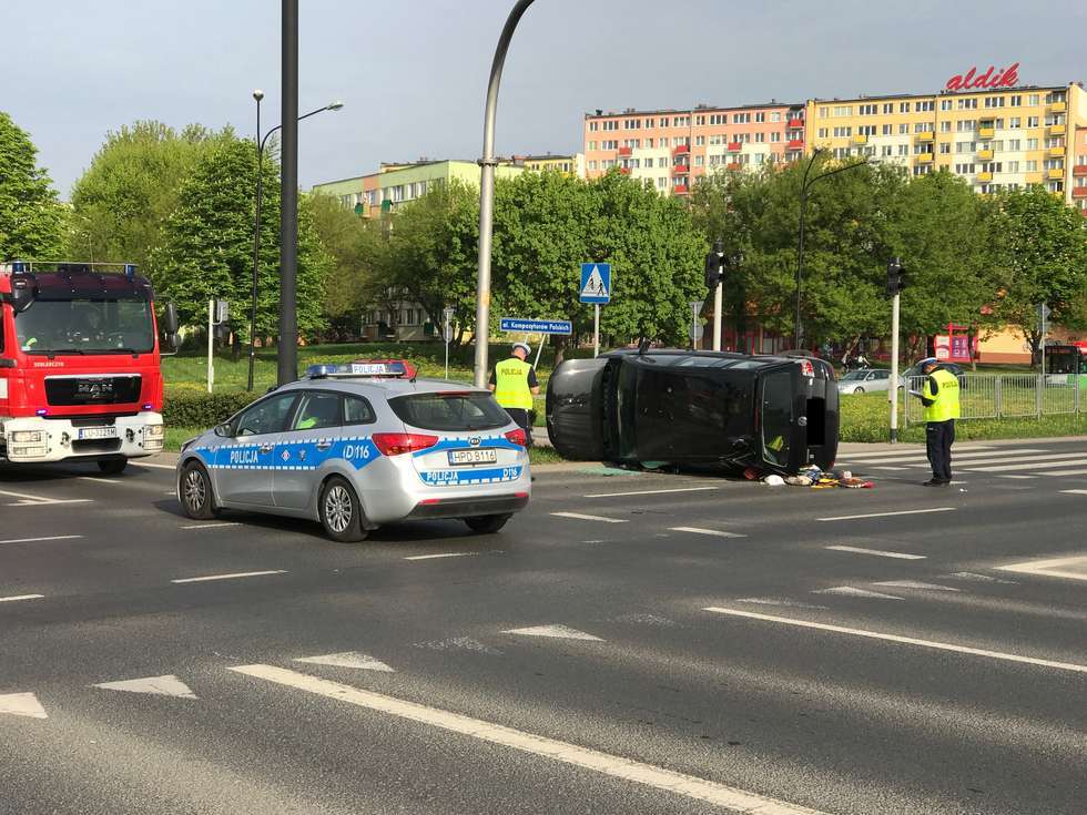  Zderzenie samochodów na al. Kompozytorów Polskich (zdjęcie 2) - Autor: Krzysztof Wiejak
