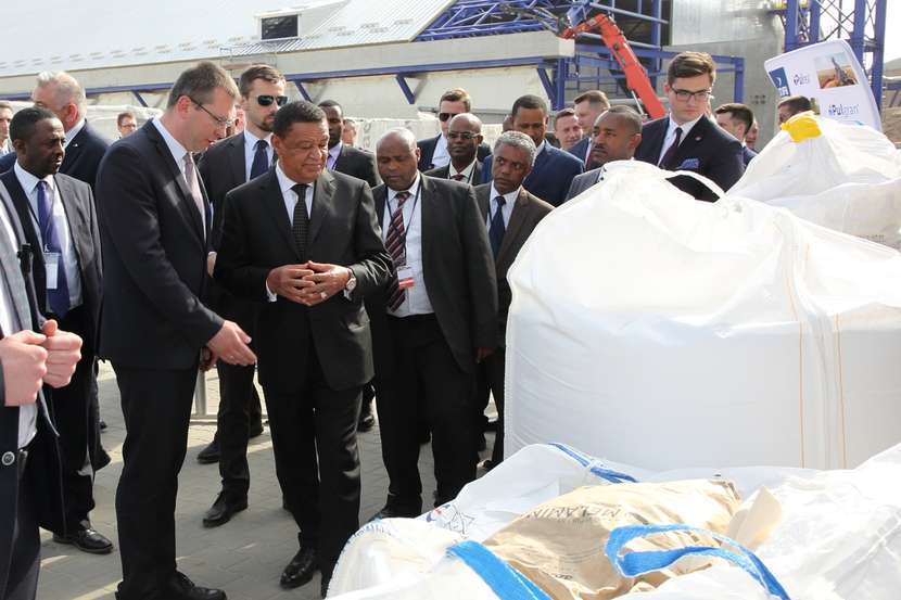  Prezydent Etiopii z wizytą w puławskich Azotach (zdjęcie 1) - Autor: Grupa Azoty Puławy