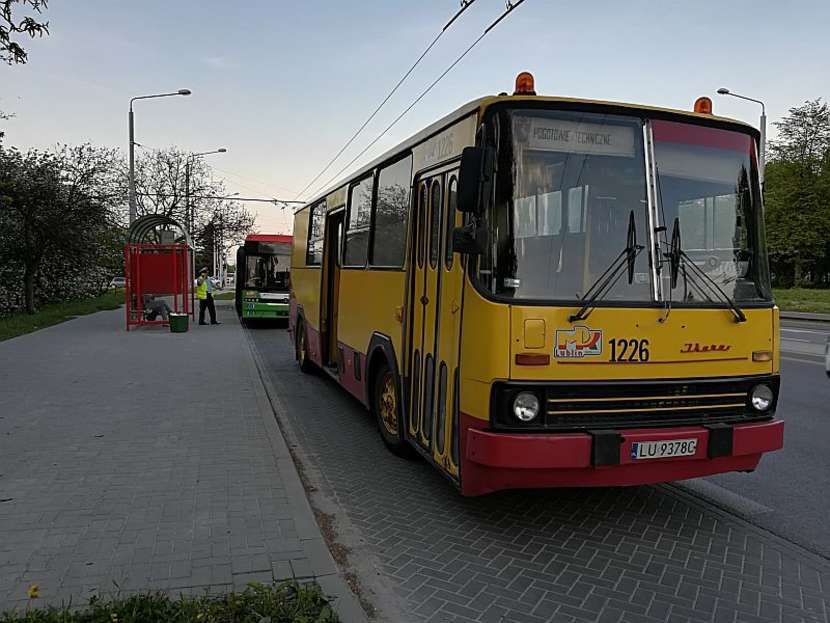  Pożar autobusu w Lublinie (zdjęcie 1) - Autor: Tomasz Maciuszczak