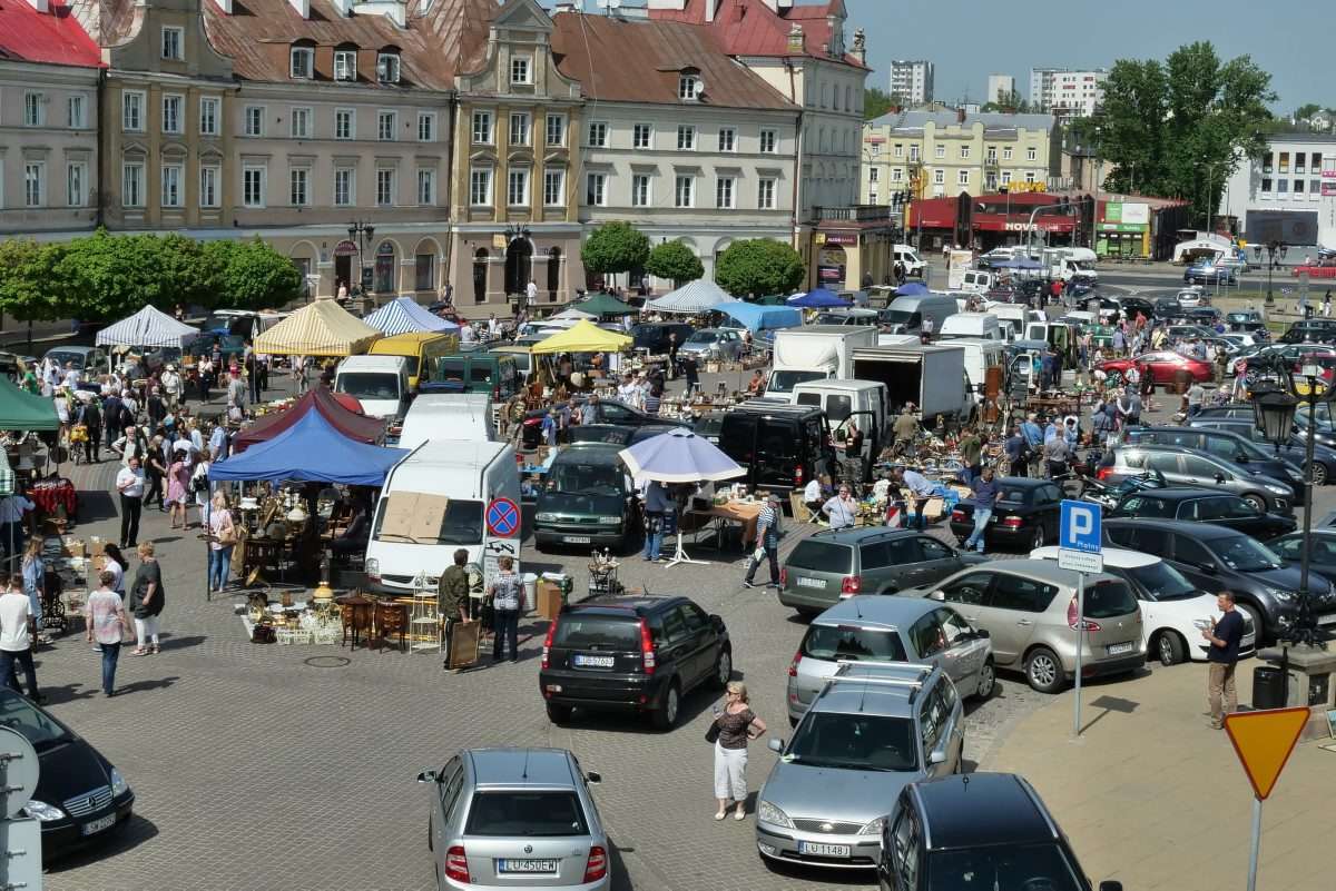  Giełda Staroci na placu Zamkowym w Lublinie (zdjęcie 1) - Autor: Maciej Kaczanowski