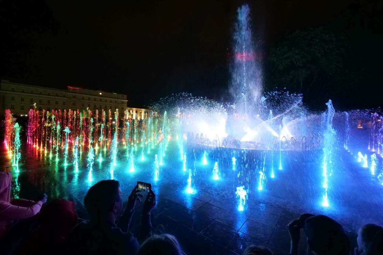  Główna fontanna na placu Litewskim: pokaz multimedialny (zdjęcie 10) - Autor: Maciej Kaczanowski
