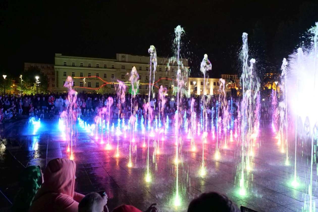  Główna fontanna na placu Litewskim: pokaz multimedialny (zdjęcie 11) - Autor: Maciej Kaczanowski