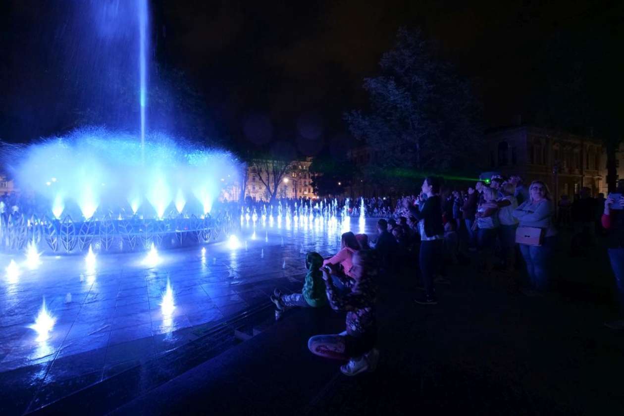  Główna fontanna na placu Litewskim: pokaz multimedialny (zdjęcie 19) - Autor: Maciej Kaczanowski