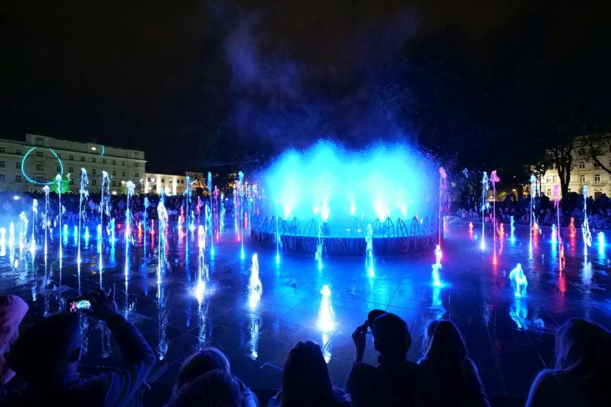  Główna fontanna na placu Litewskim: pokaz multimedialny (zdjęcie 15) - Autor: Maciej Kaczanowski