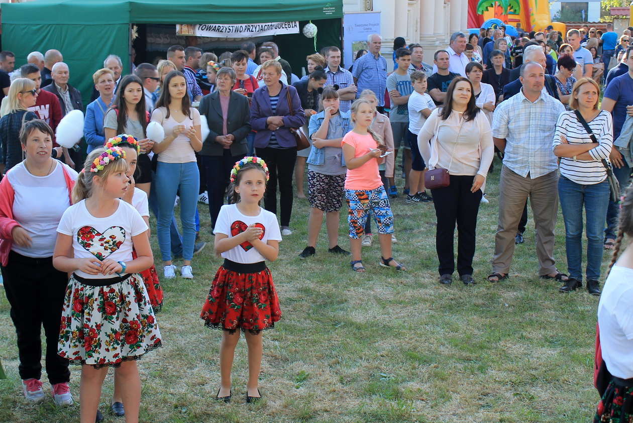  Festyn rodzinny w Gołębiu (zdjęcie 14) - Autor: Radosław Szczęch