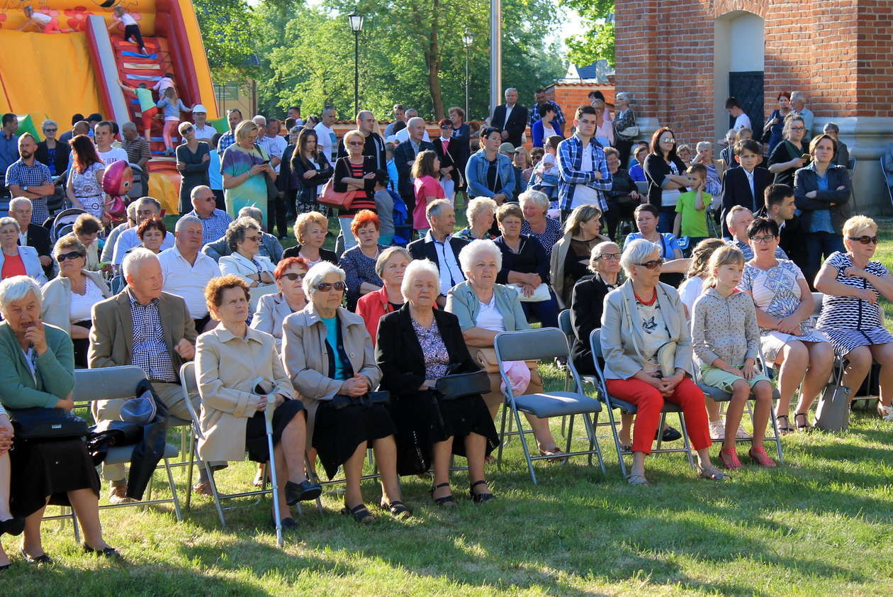  Festyn rodzinny w Gołębiu (zdjęcie 16) - Autor: Radosław Szczęch