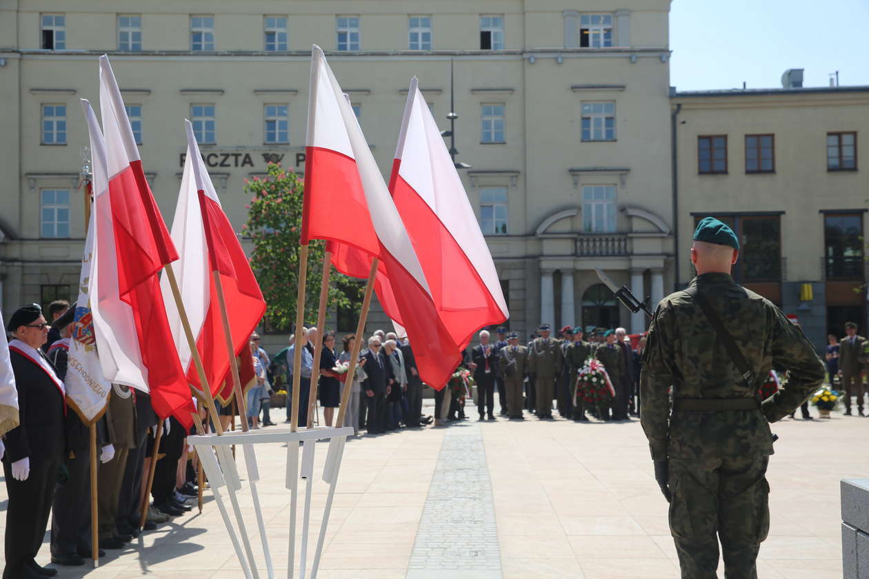  Narodowy Dzień Zwycięstwa. Uroczystość na pl. Litewskim w Lublinie (zdjęcie 11) - Autor: Łukasz Dudkowski