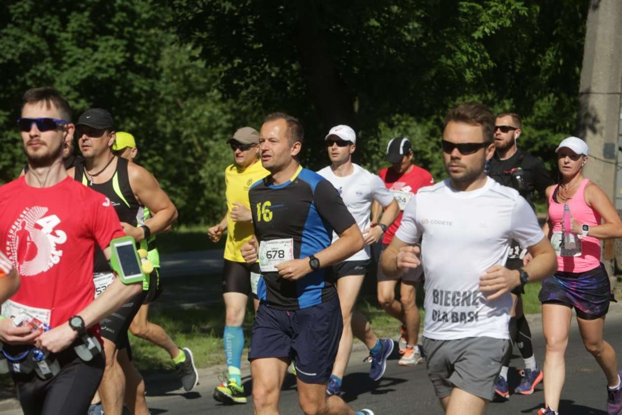 6. Maraton Lubelski i 3. Bieg Koziołka w Lublinie (zdjęcie 27) - Autor: Wojciech Nieśpiałowski