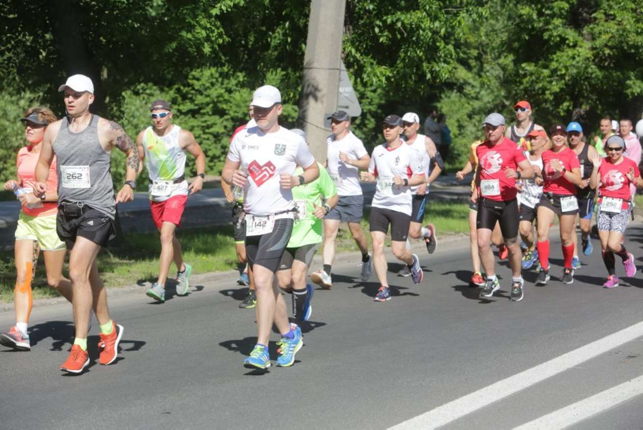  6. Maraton Lubelski i 3. Bieg Koziołka w Lublinie (zdjęcie 32) - Autor: Wojciech Nieśpiałowski