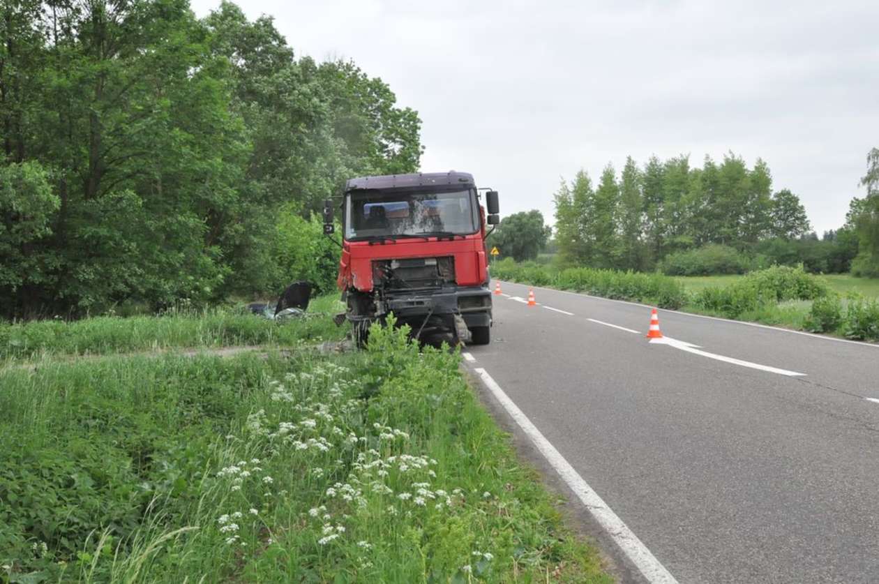  Wypadek koło Janowa Podlaskiego (zdjęcie 2) - Autor: policja
