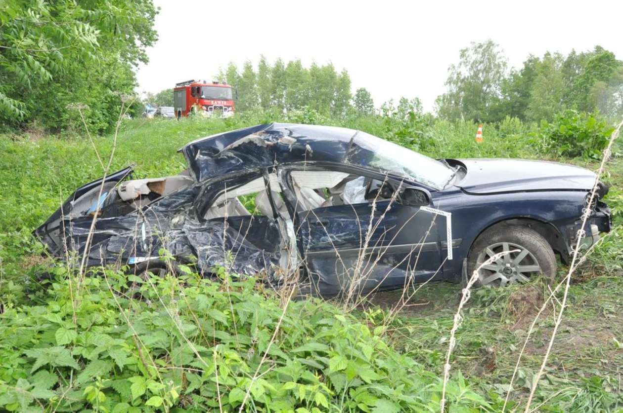  Wypadek koło Janowa Podlaskiego (zdjęcie 3) - Autor: policja