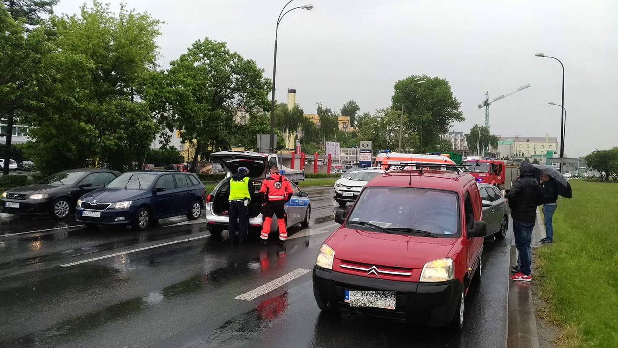 Wypadek na al. Solidarności w Lublinie (zdjęcie 6) - Autor: Grzegorz Rekiel