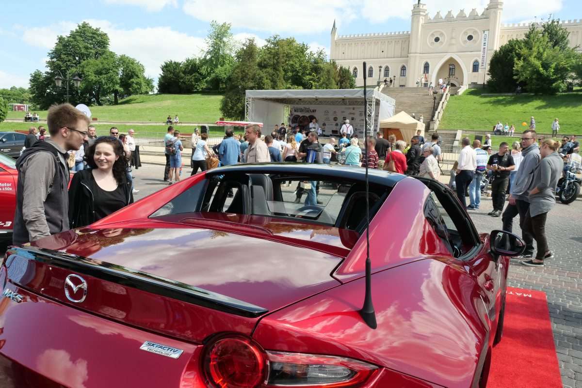 Rodzinny Piknik Motoryzacyjny na pl. Zamkowym w Lublinie