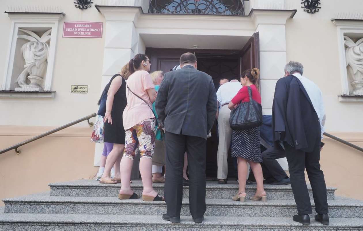  Pikieta przed spotkaniem z premierem Morawieckim w Lublinie (zdjęcie 29) - Autor: Wojciech Nieśpiałowski