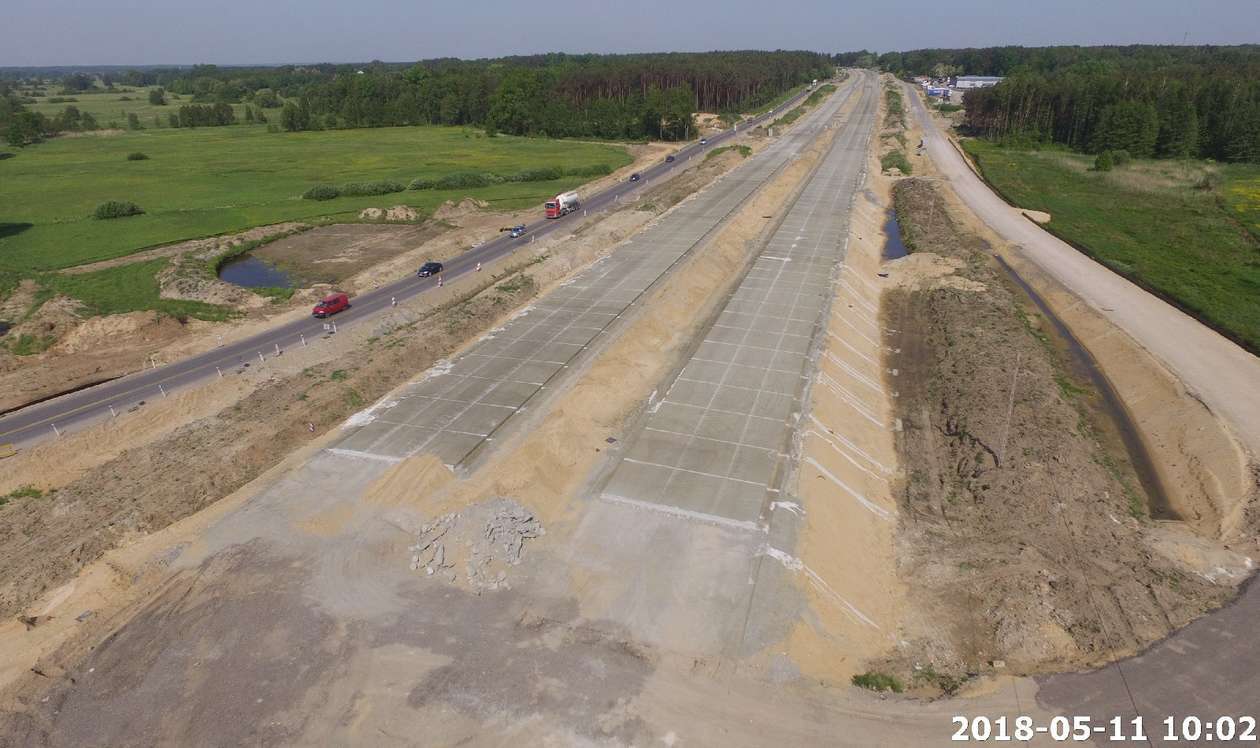  Budowa S17 Garwolin - Gończyce. Maj 2018 (zdjęcie 24) - Autor: GDDKiA