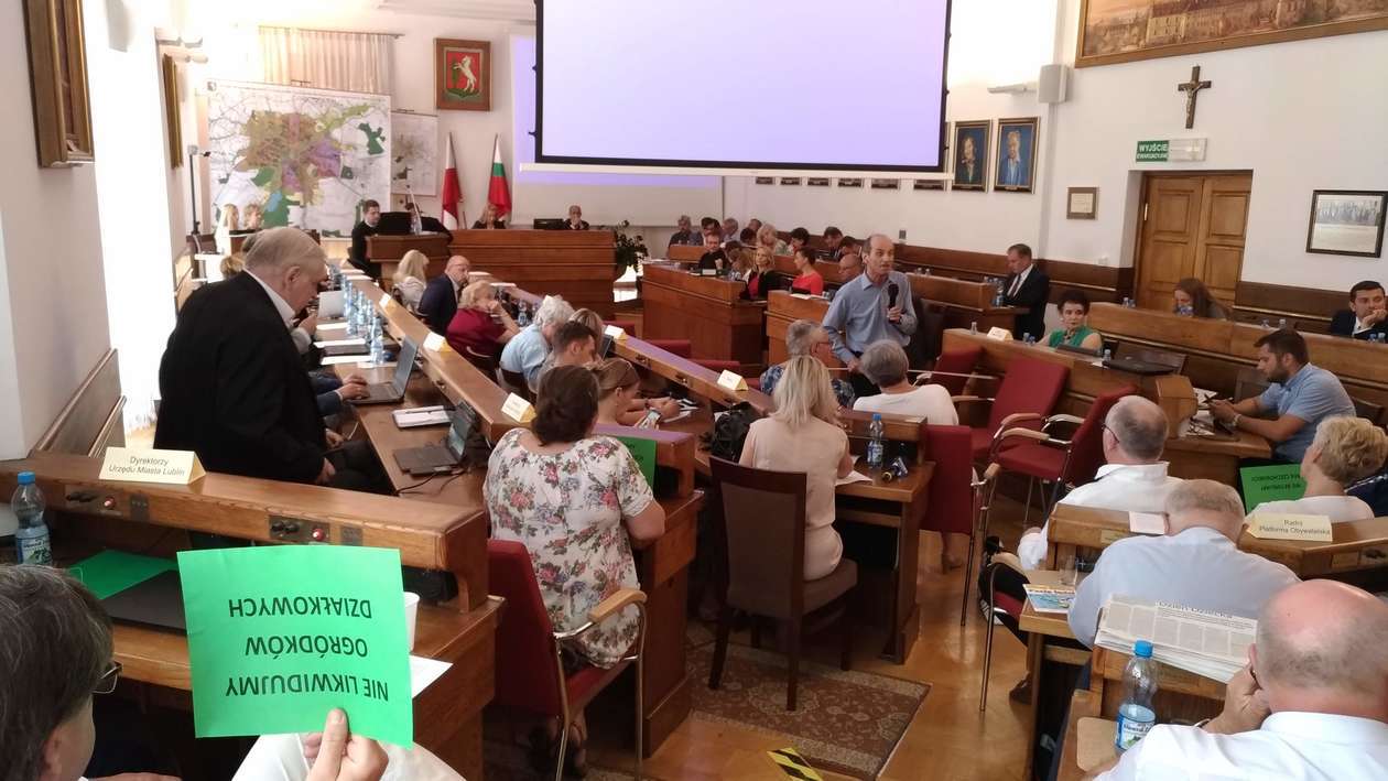  Mieszkańcy na sesji Rady Miasta (zdjęcie 14) - Autor: Paweł Buczkowski