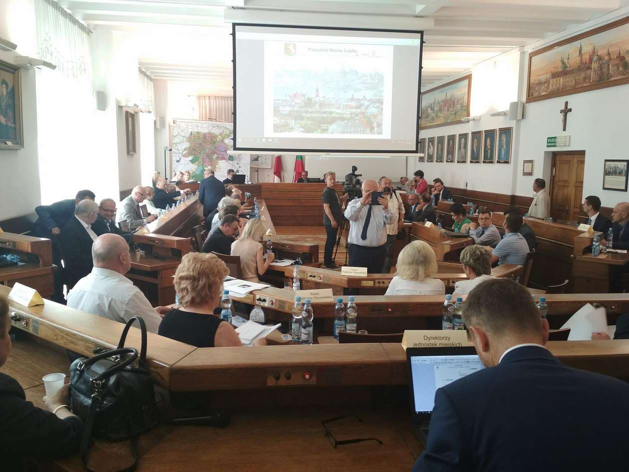  Mieszkańcy na sesji Rady Miasta (zdjęcie 50) - Autor: Paweł Buczkowski