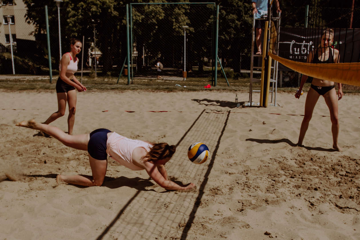  Akademickie Mistrzostwa Polski w Siatkówce Plażowej (zdjęcie 23) - Autor: Bartek Wójtowicz