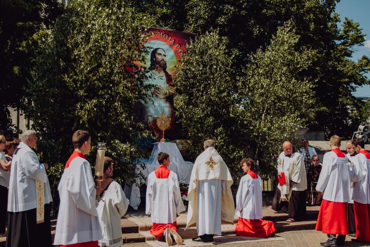  Procesja Bożego Ciała w Lubartowie (zdjęcie 1) - Autor: Bartek Wójtowicz