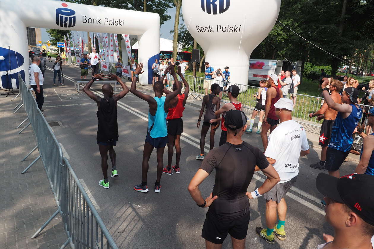  Półmaraton Solidarności 2018. Chwile przed startem (zdjęcie 5) - Autor: Paweł Buczkowski