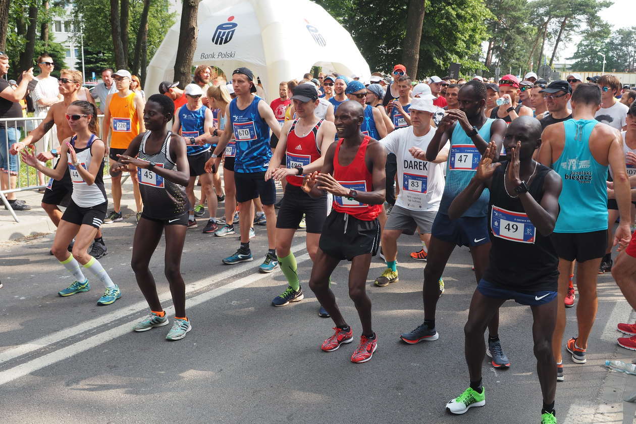  Półmaraton Solidarności 2018. Chwile przed startem (zdjęcie 2) - Autor: Paweł Buczkowski