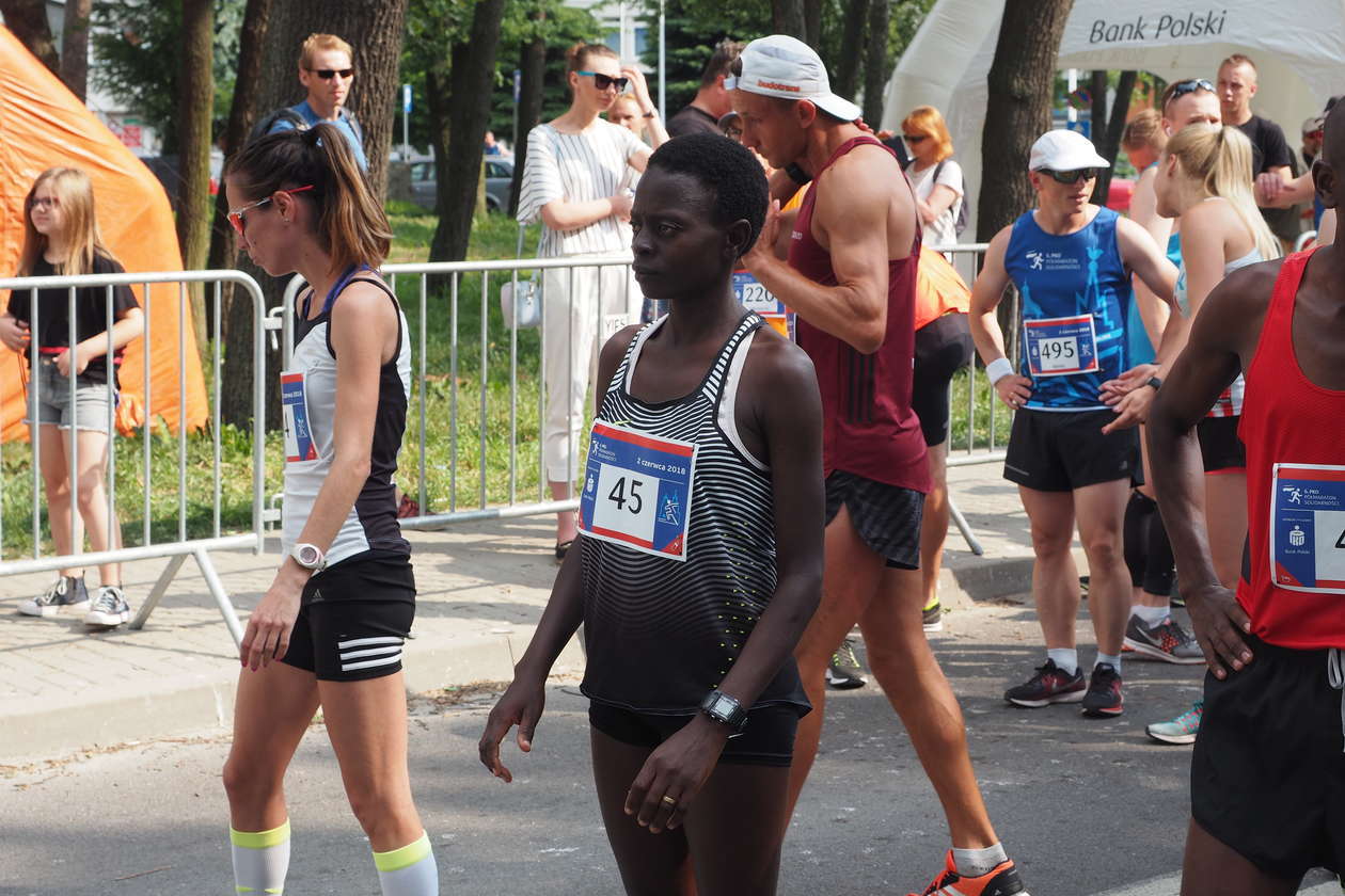  Półmaraton Solidarności 2018. Chwile przed startem (zdjęcie 9) - Autor: Paweł Buczkowski