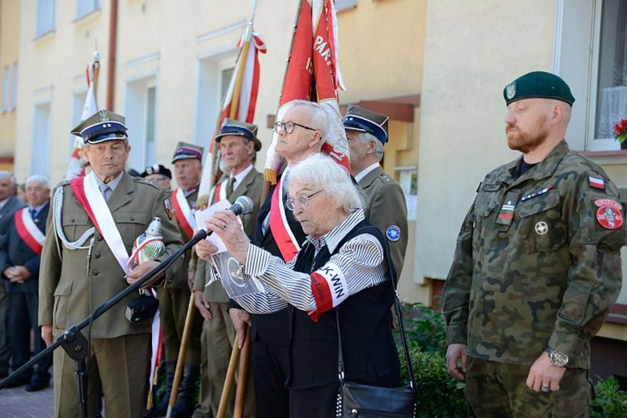  Uroczystość odsłonięcia pamiątkowej tablicy Janiny Cel (zdjęcie 6) - Autor: Mariusz Kiryła