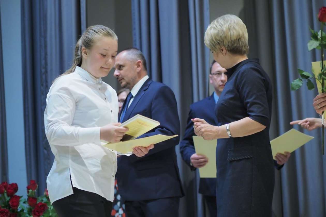 Uczniowie-laureaci odebrali nagrody prezydenta Lublina (zdjęcie 16) - Autor: Wojciech Nieśpiałowski
