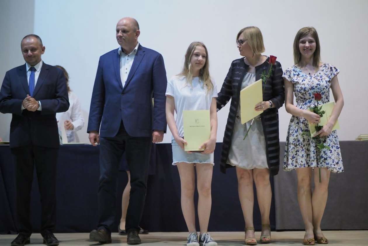  Uczniowie-laureaci odebrali nagrody prezydenta Lublina (zdjęcie 8) - Autor: Wojciech Nieśpiałowski