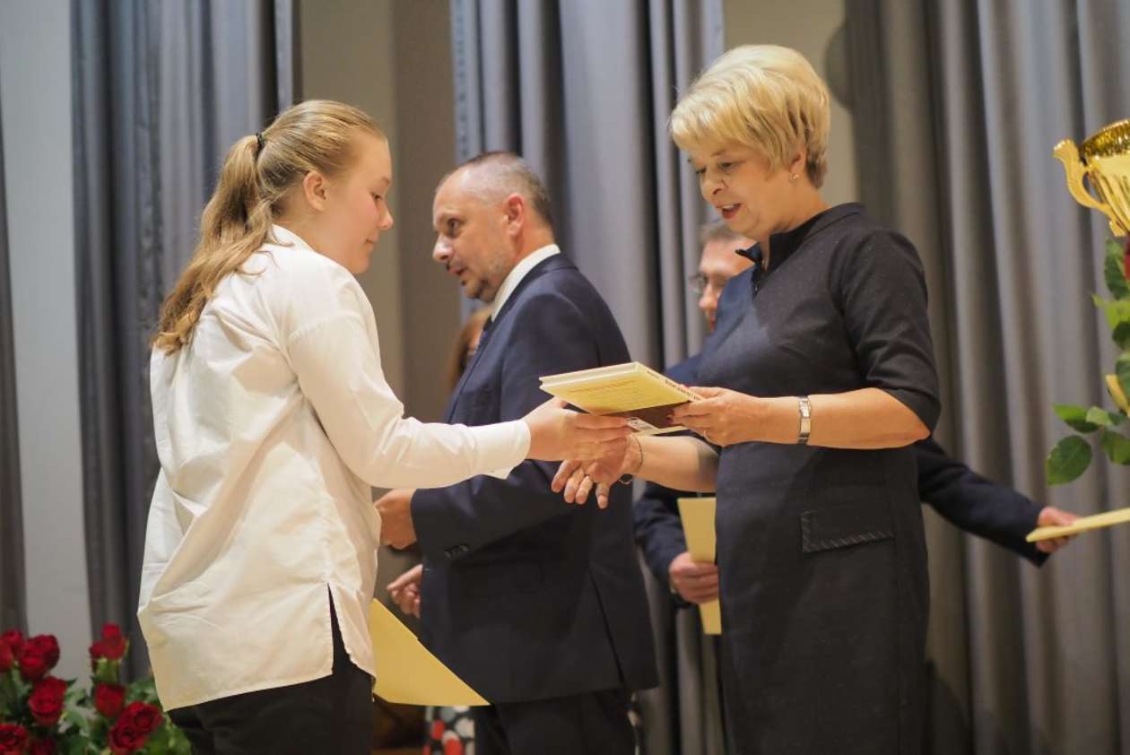  Uczniowie-laureaci odebrali nagrody prezydenta Lublina (zdjęcie 20) - Autor: Wojciech Nieśpiałowski