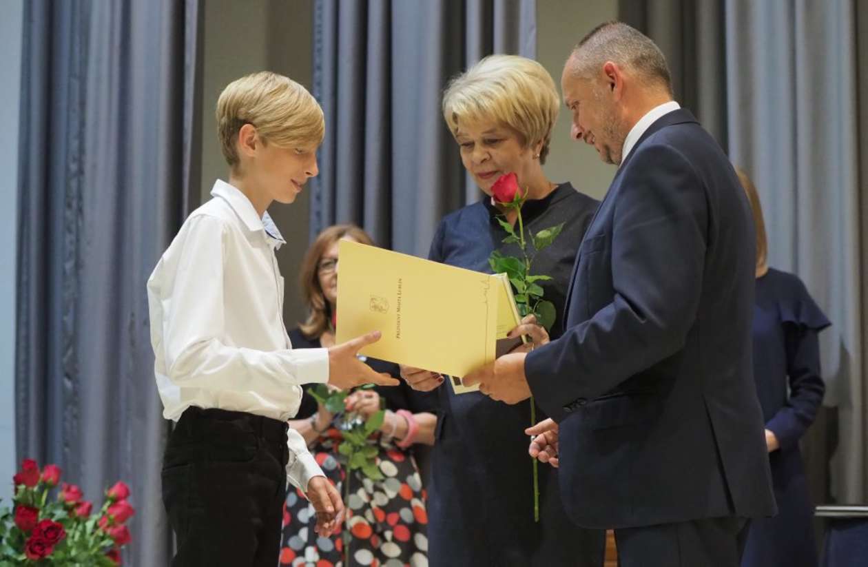  Uczniowie-laureaci odebrali nagrody prezydenta Lublina (zdjęcie 36) - Autor: Wojciech Nieśpiałowski