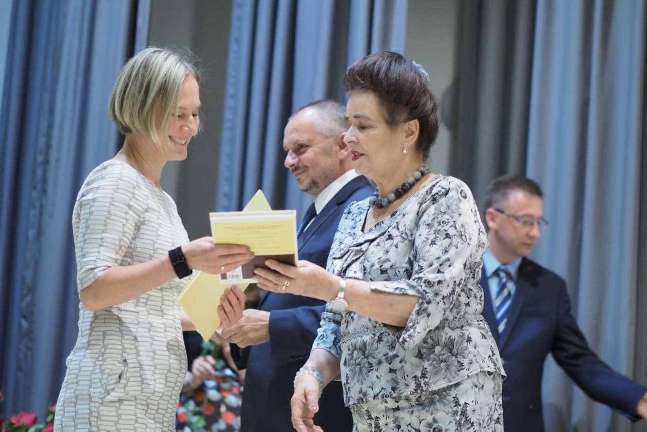  Uczniowie-laureaci odebrali nagrody prezydenta Lublina (zdjęcie 47) - Autor: Wojciech Nieśpiałowski