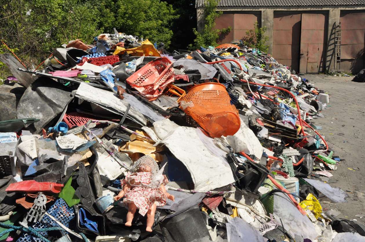 Nielegalne składowisko odpadów we Włodawie