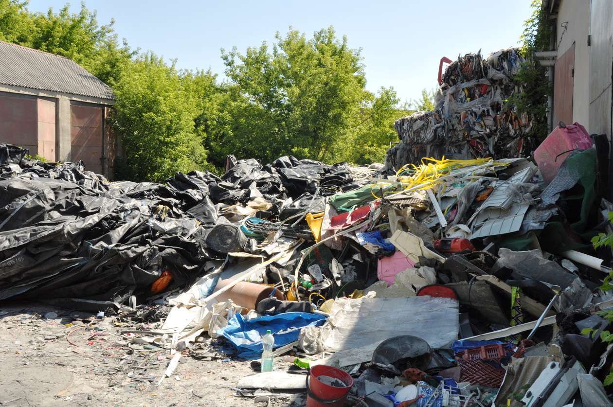 Nielegalne składowisko odpadów we Włodawie - Autor: Jacek Barczyński