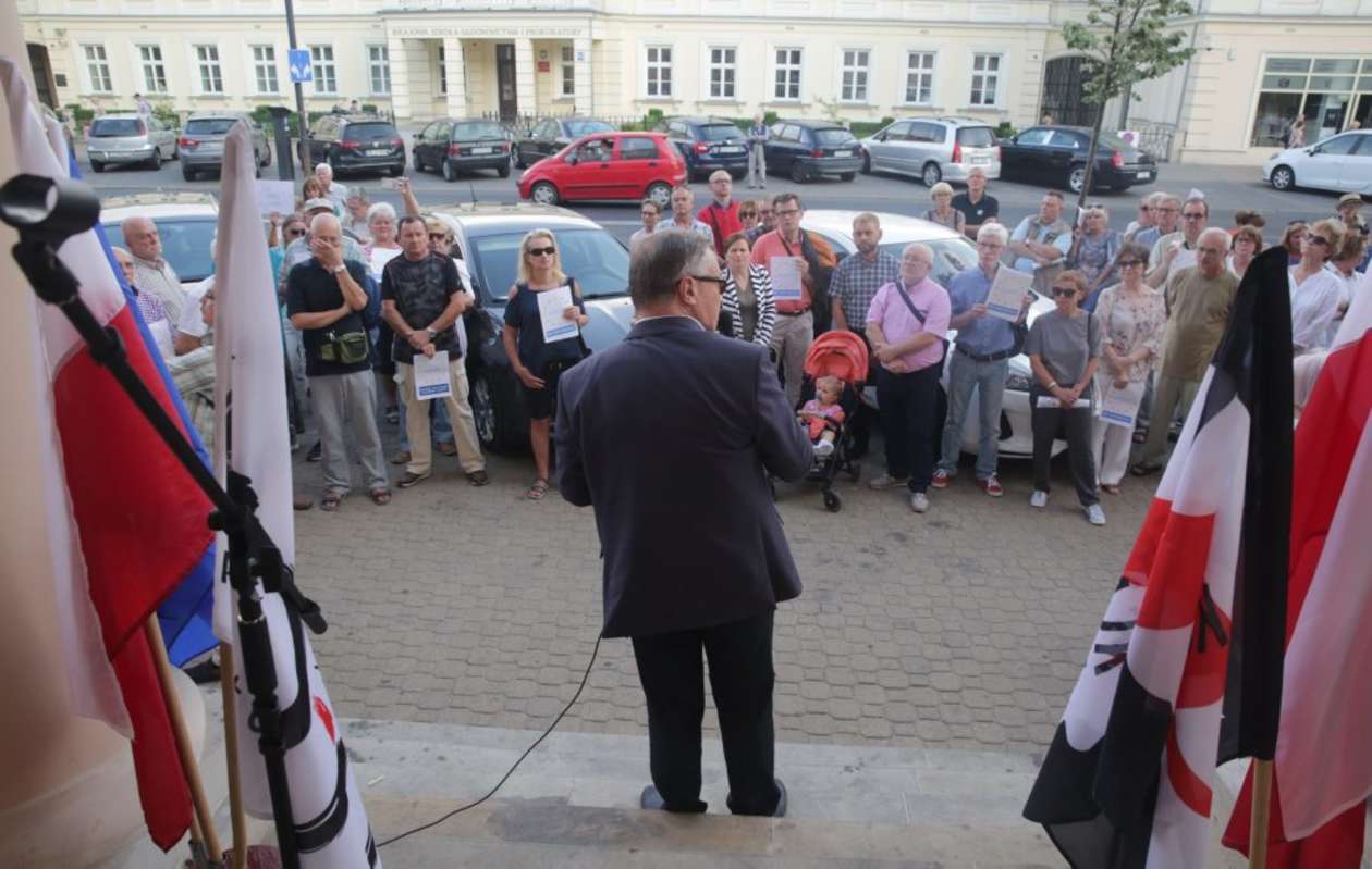  Manifestacja KOD w Lublinie (zdjęcie 12) - Autor: Wojciech Nieśpiałowski
