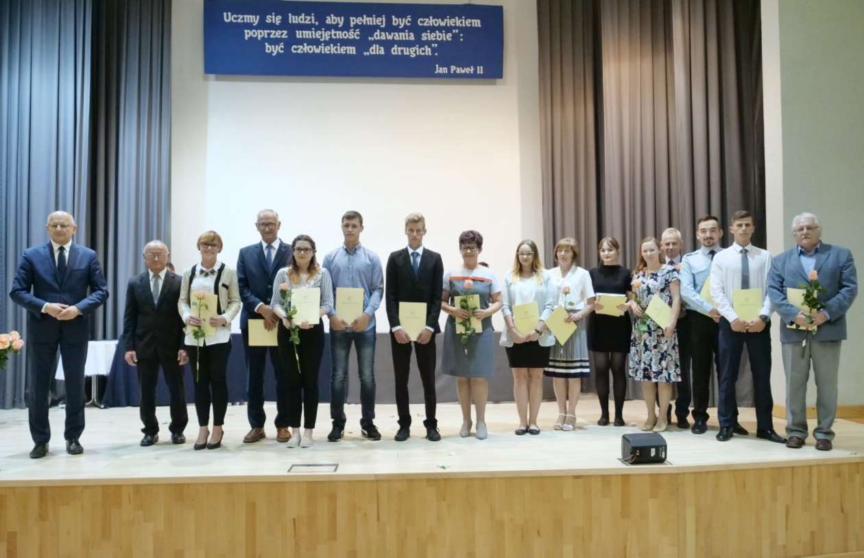  Nagrody dla najlepszych uczniów (zdjęcie 63) - Autor: Maciej Kaczanowski