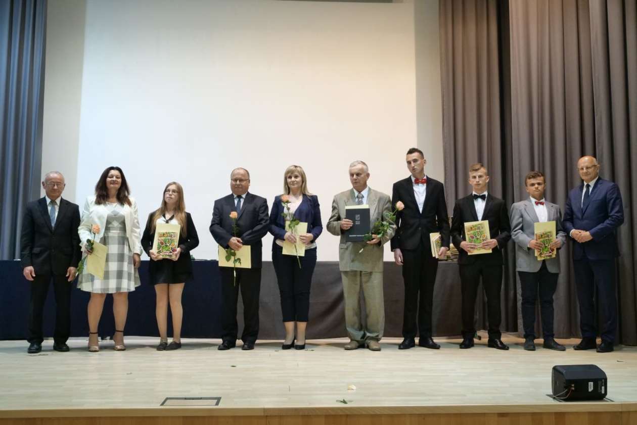  Nagrody dla najlepszych uczniów (zdjęcie 50) - Autor: Maciej Kaczanowski