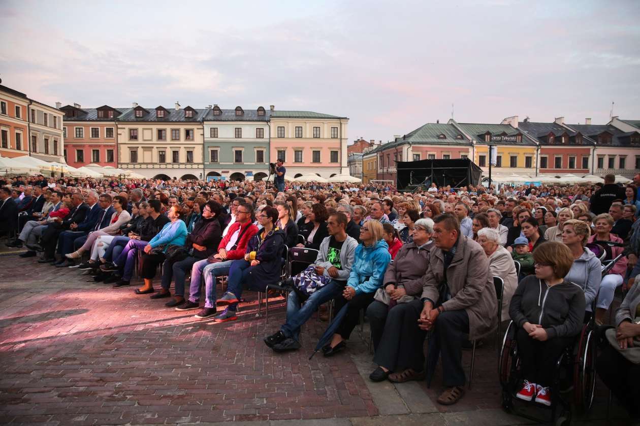  Piotr Rubik na Rynku Wielkim w Zamościu (zdjęcie 1) - Autor: Kazimierz Chmiel