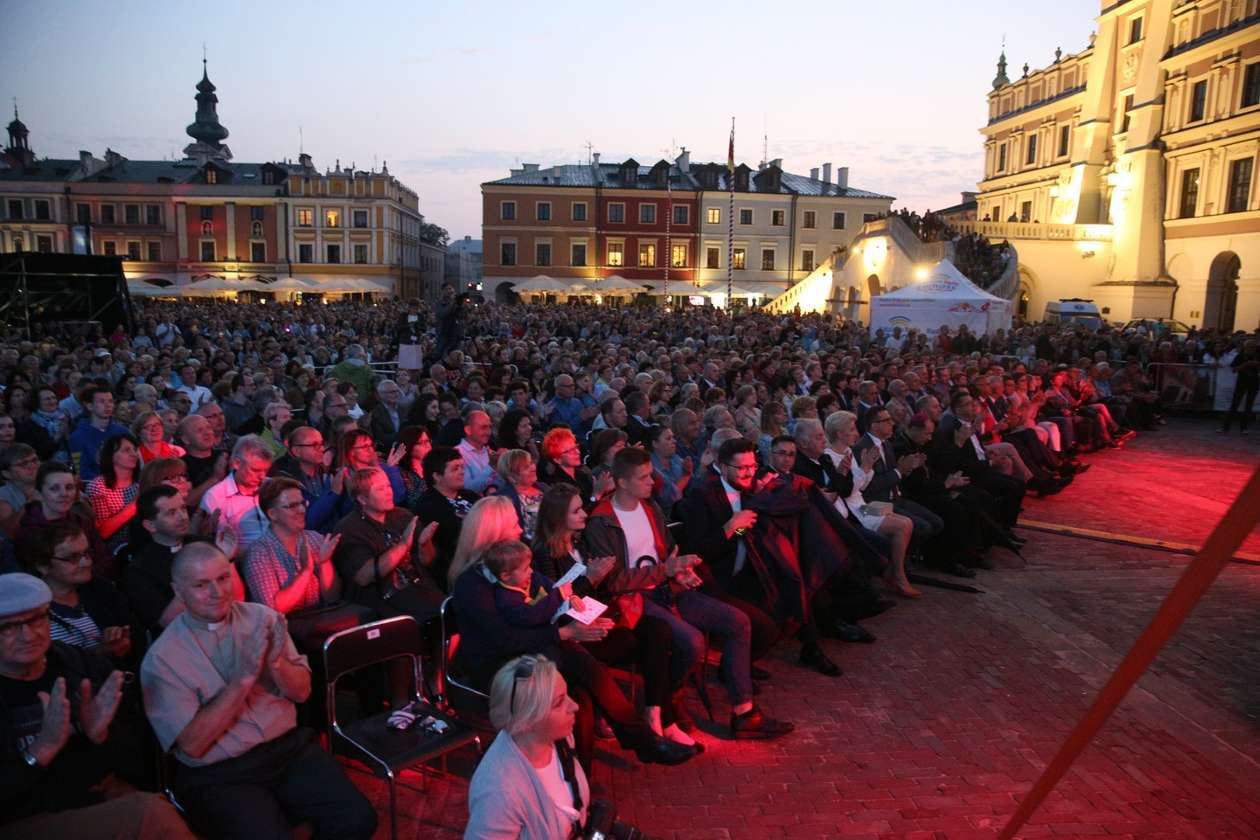  Piotr Rubik na Rynku Wielkim w Zamościu (zdjęcie 1) - Autor: Kazimierz Chmiel