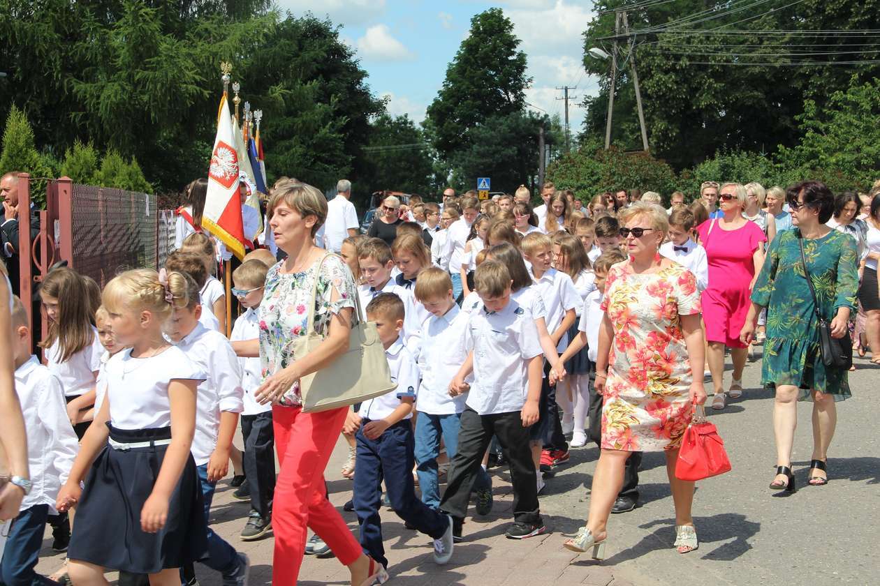  100-lecie szkoły podstawowej w Sworach (gm. Biała Podlaska) (zdjęcie 15) - Autor: Ewelina Burda