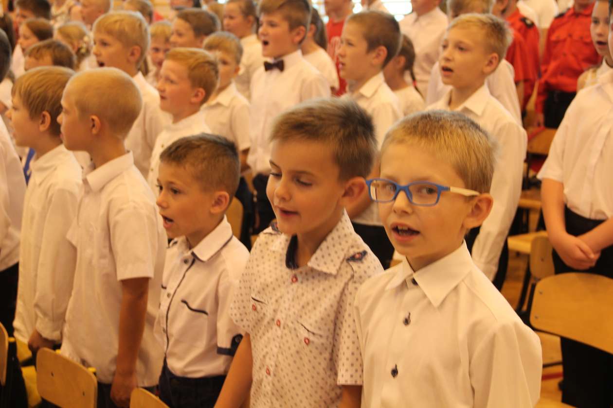  100-lecie szkoły podstawowej w Sworach (gm. Biała Podlaska)  - Autor: Ewelina Burda