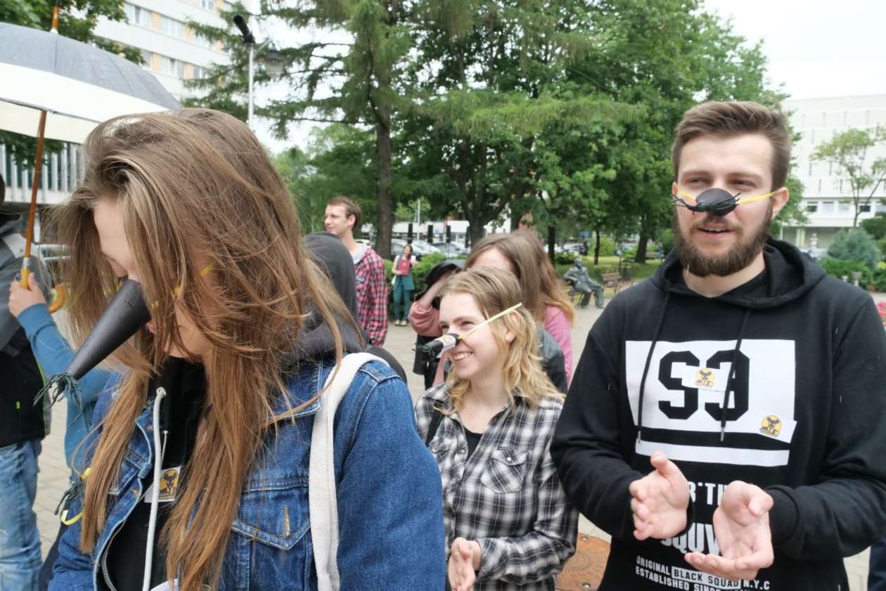  Happening studencki wymierzony przeciwko Ustawie 2.0 o uczelniach wyższych (zdjęcie 12) - Autor: Maciej Kaczanowski
