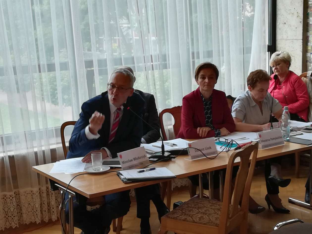  Czwartkowa sesja Rady Miasta w Kraśniku (zdjęcie 3) - Autor: Agnieszka Antoń-Jucha