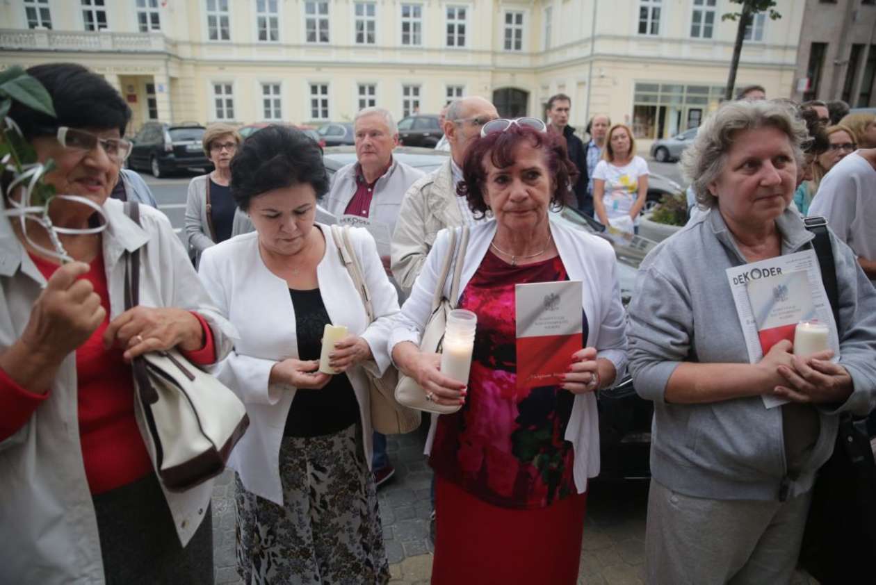  Protest w obronie Sądu Najwyższego (zdjęcie 10) - Autor: Wojciech Nieśpiałowski