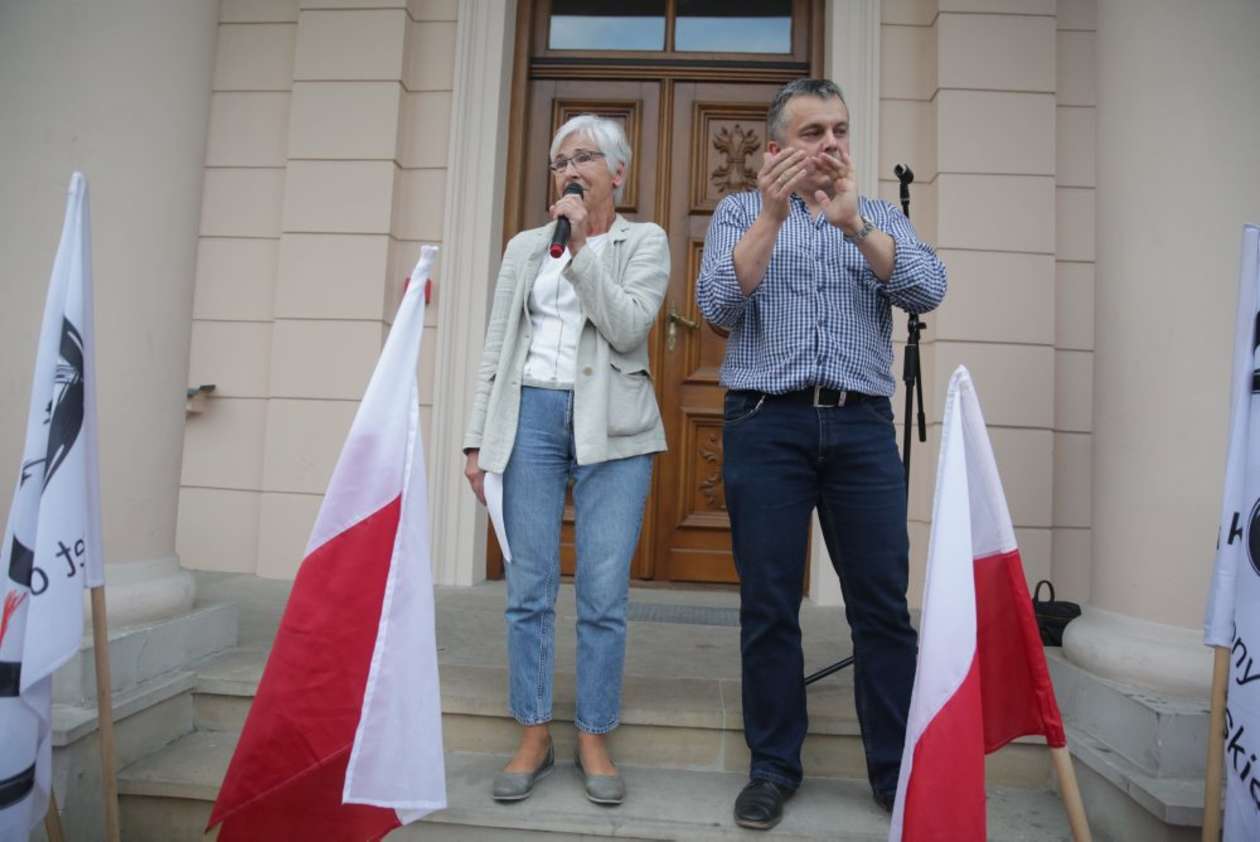  Protest w obronie Sądu Najwyższego (zdjęcie 29) - Autor: Wojciech Nieśpiałowski