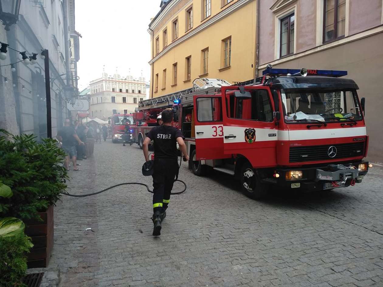  Akcja strażaków na Starym Mieście (zdjęcie 8) - Autor: Jacek Szydłowski