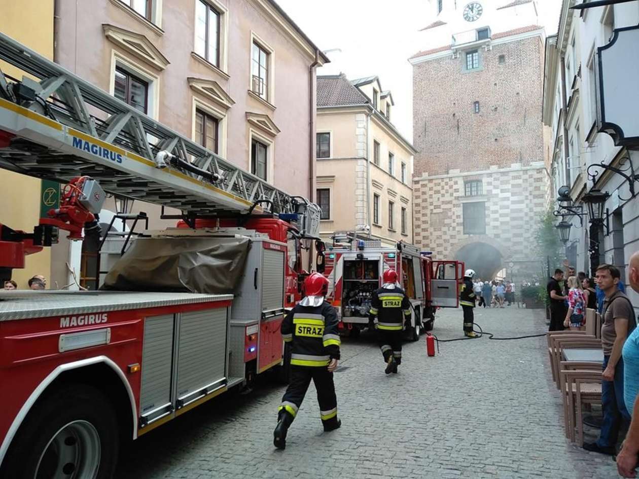  Akcja strażaków na Starym Mieście (zdjęcie 5) - Autor: Jacek Szydłowski